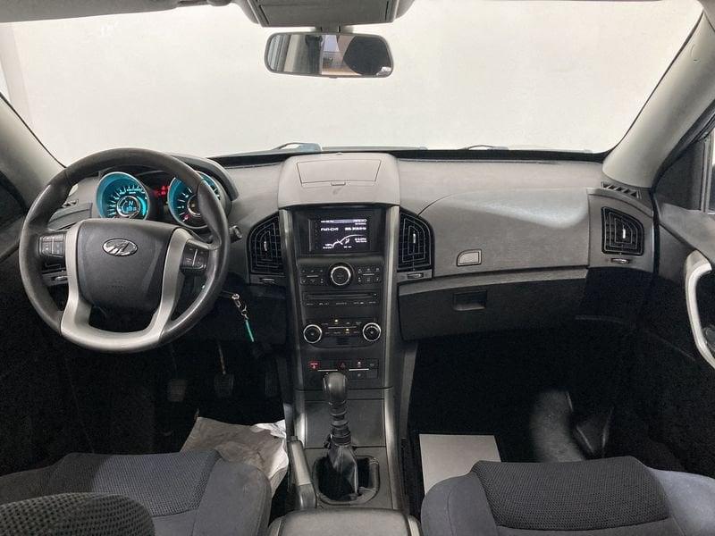 Mahindra XUV500 W6 FWD (4x2)