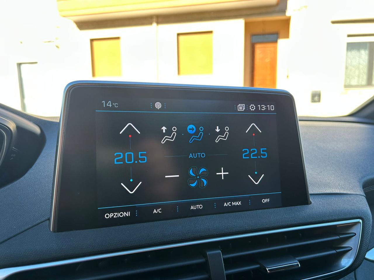 Peugeot 3008 1.5 BlueHDi EAT8 GT-LINE TETTO-2018