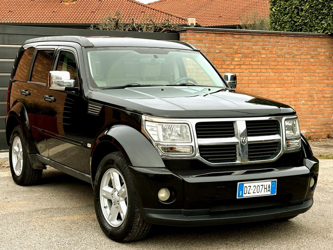 DODGE NITRO 2.8D aut- 4x4 inserib-Nav,Pelle,Dvd-2010