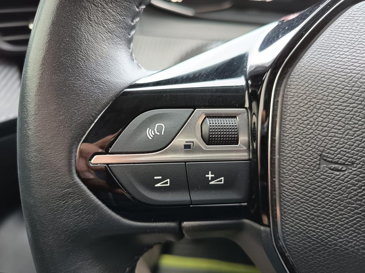 Peugeot 2008 PureTech 100 S&S Allure