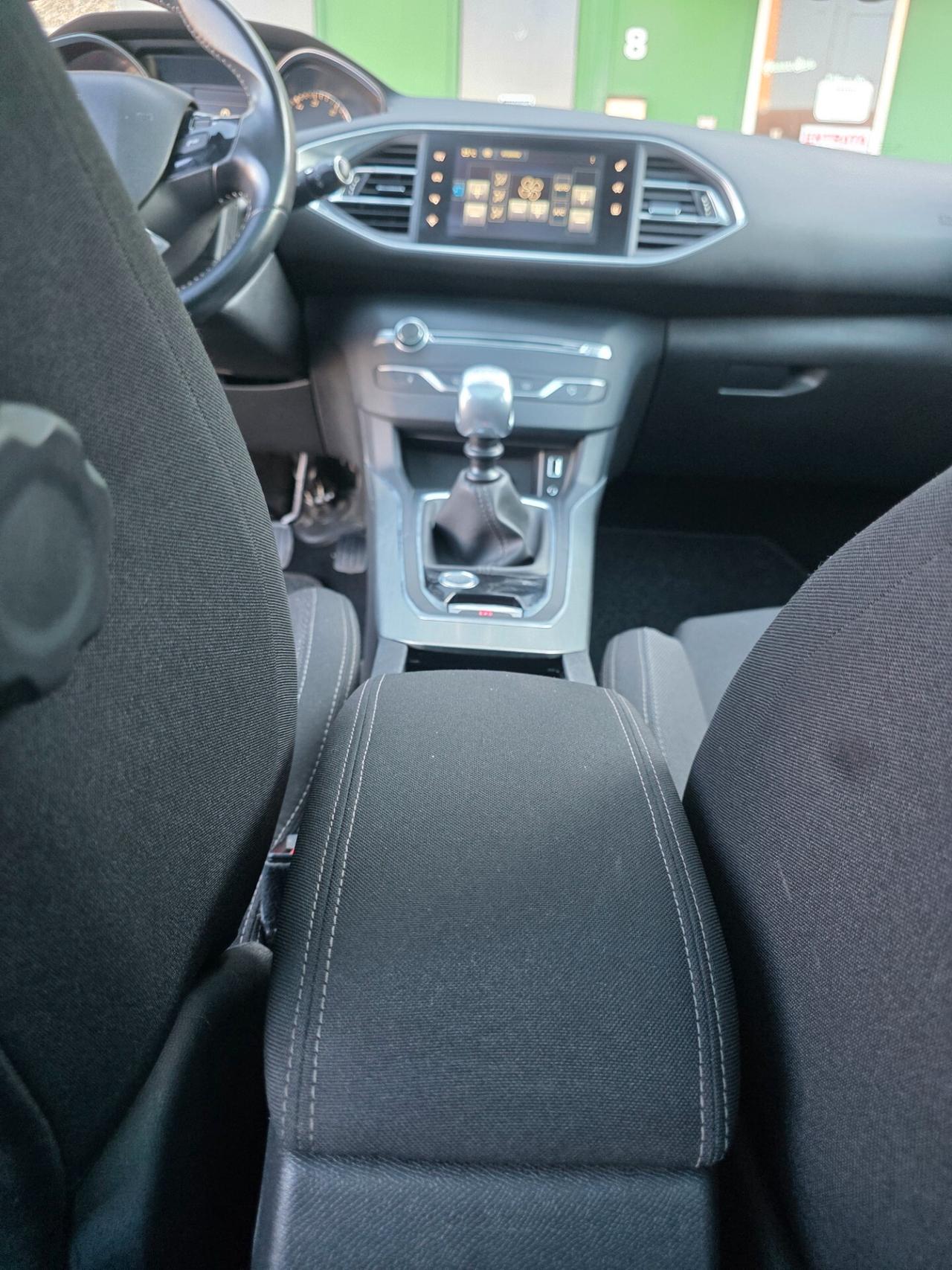 Peugeot 308 BlueHDi 120 S&S EAT6 SW Allure