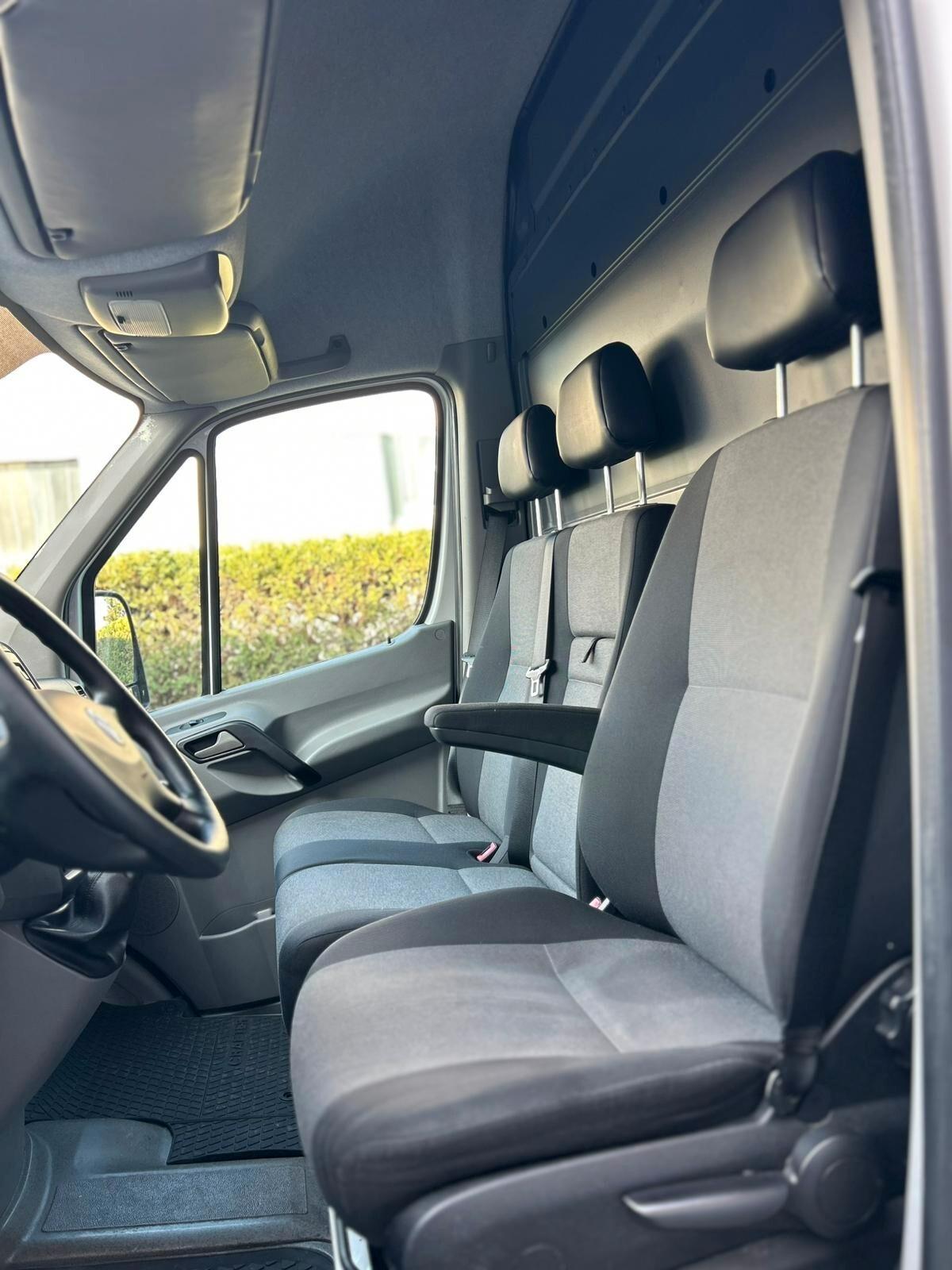 Volkswagen Crafter 35 2.0 TDI 100KW P.L. T.A.