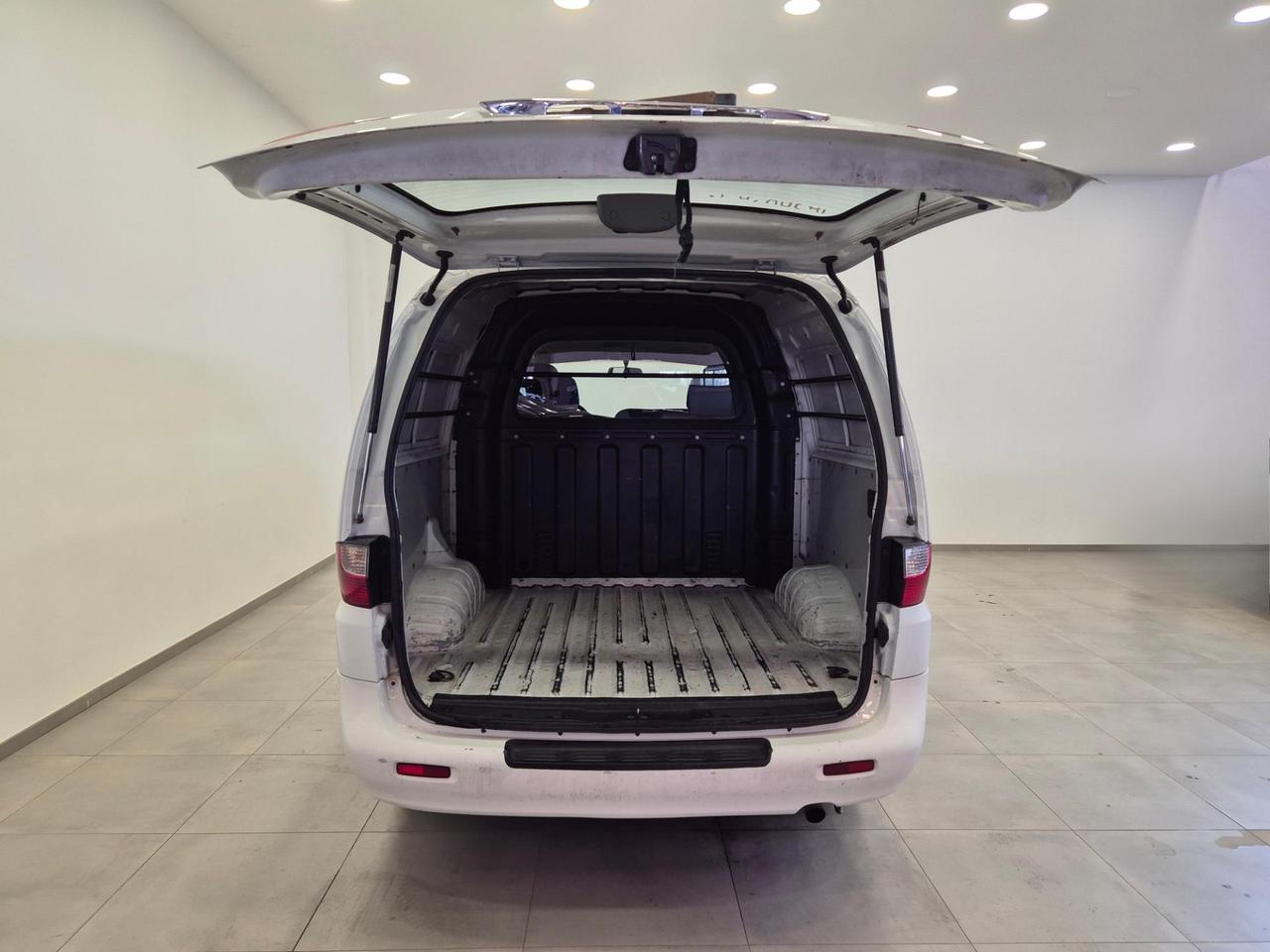 Hyundai H-1 2.5 td Combi 5 POSTI - PER COMMERCIANTI