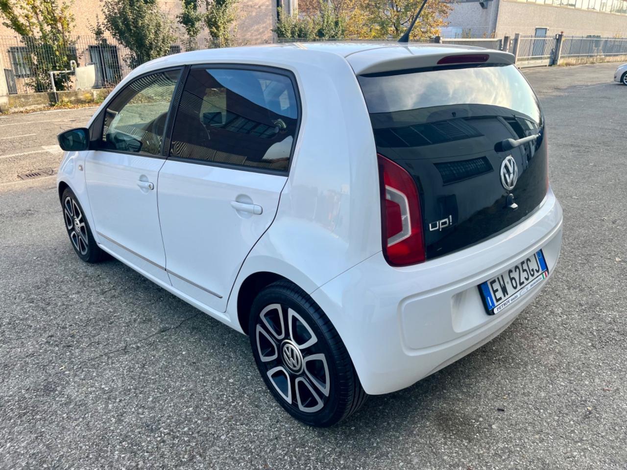 VW Up 1.0benz 2014 144.000km perfetta per neopatentati