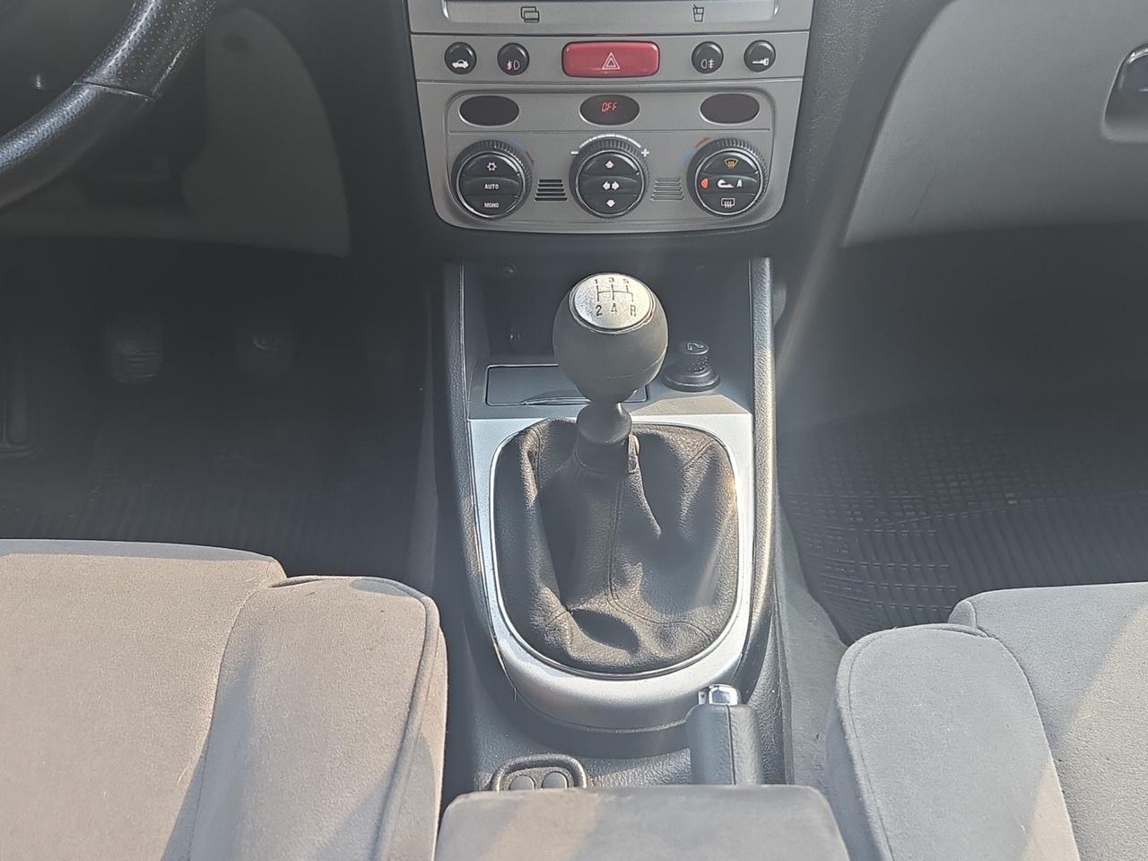 Alfa Romeo 147 - 5 Porte 5p 1.9 jtd Murphy&Nye 120cv