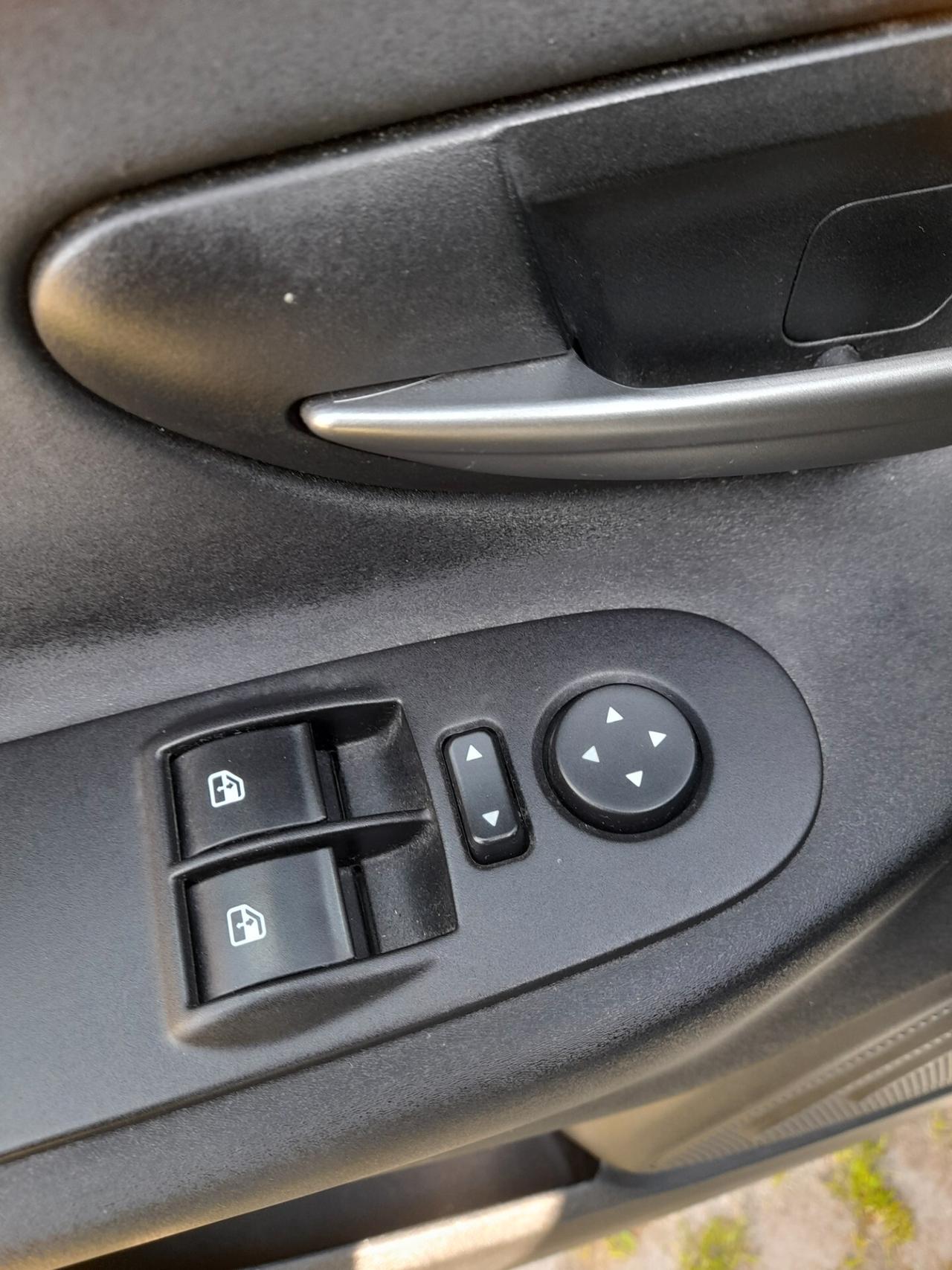 Lancia Ypsilon 0.9 TwinAir 85 CV Metano