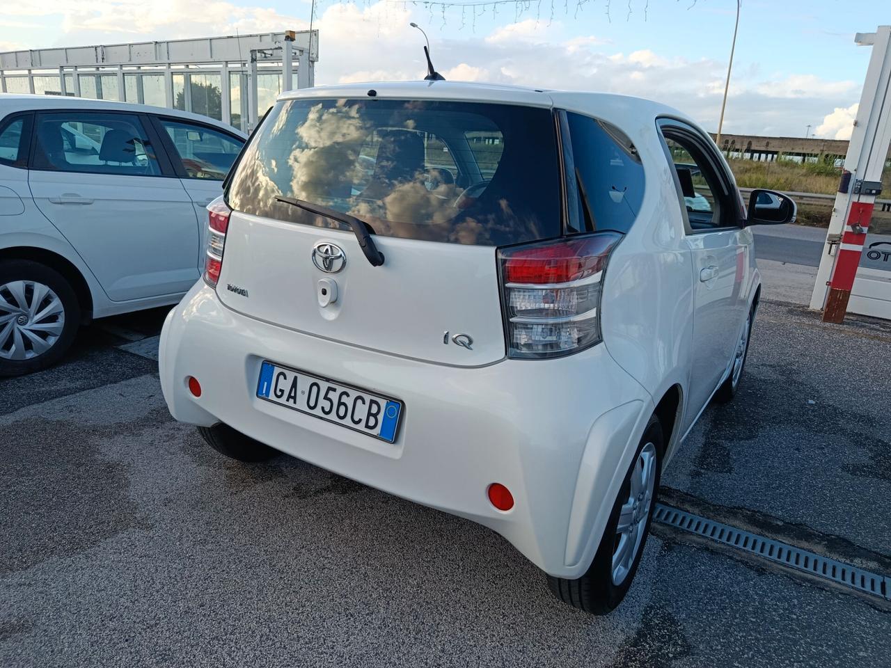 Toyota iQ 1.0