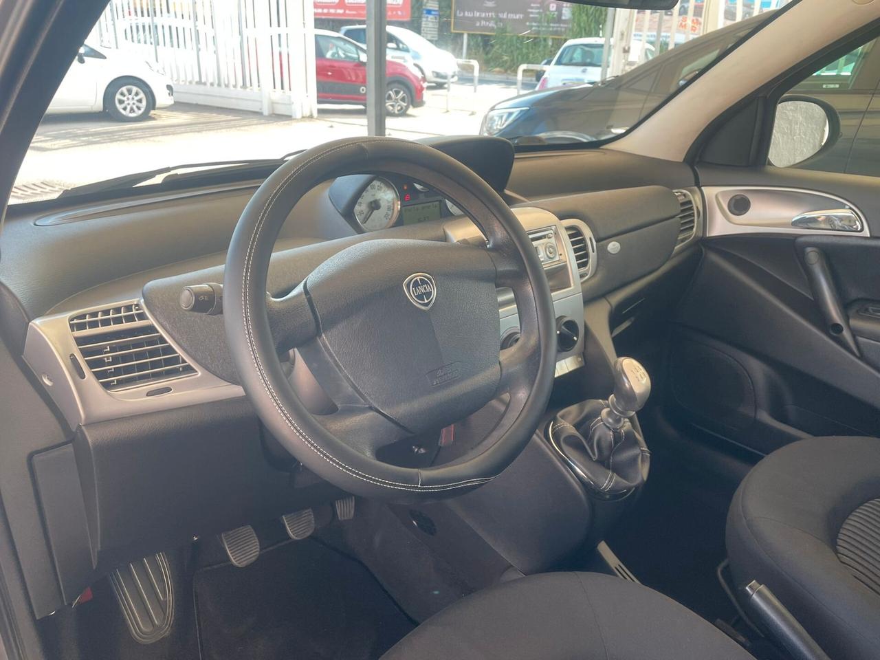 Lancia Ypsilon 1.2 Versus