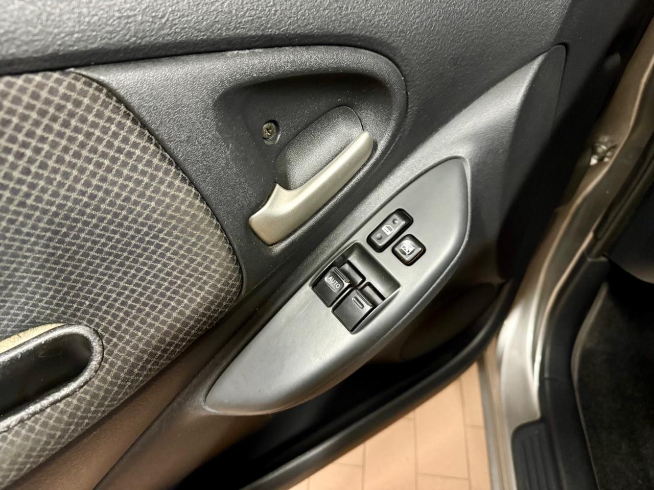 Toyota Yaris 1.0benzina 65cv Neopatentati