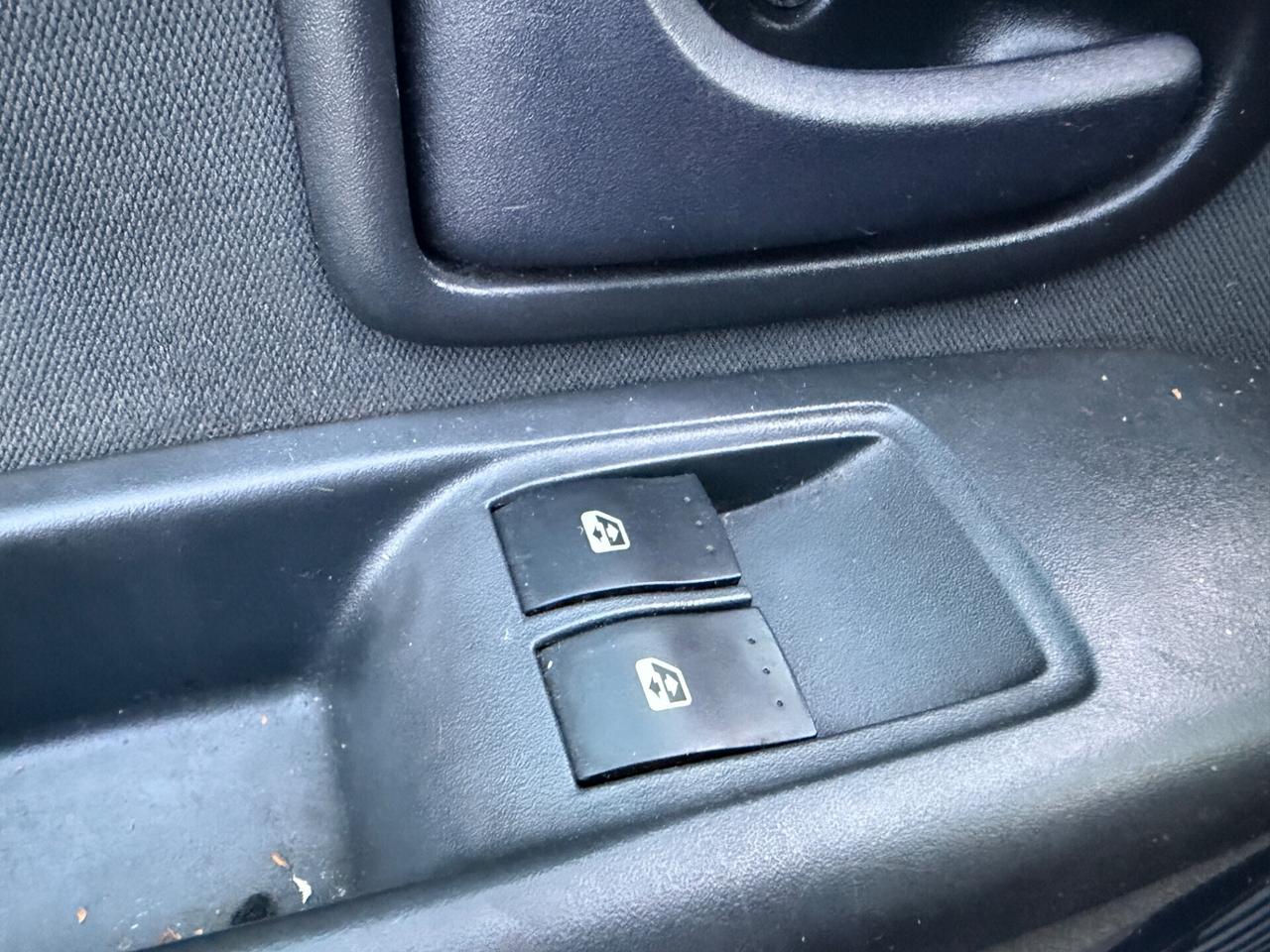 Renault Clio 1.2 benzina 43KW consumi bassi