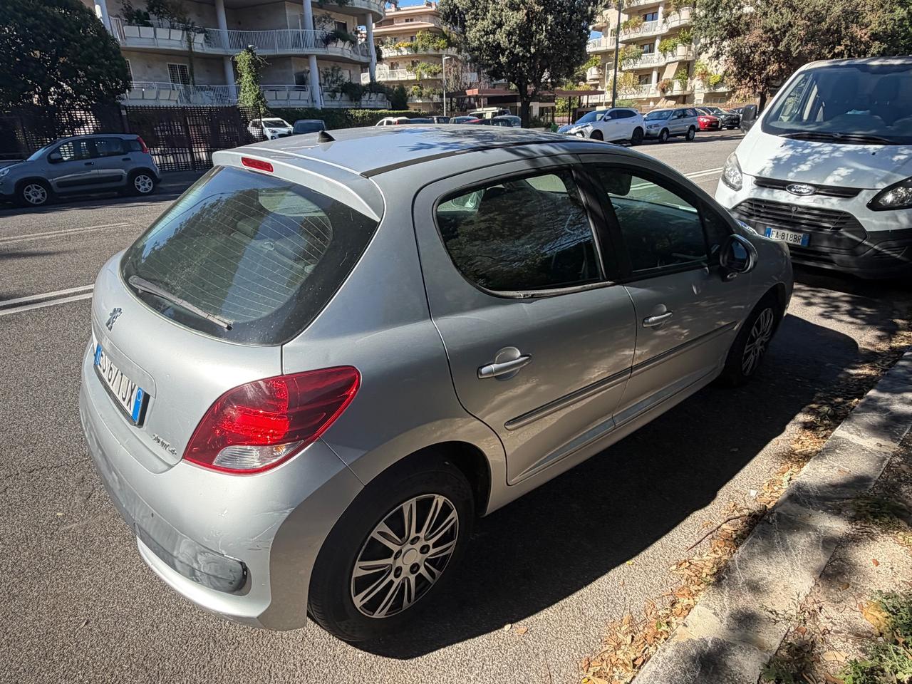 Peugeot 207 gpl 5porte manuale