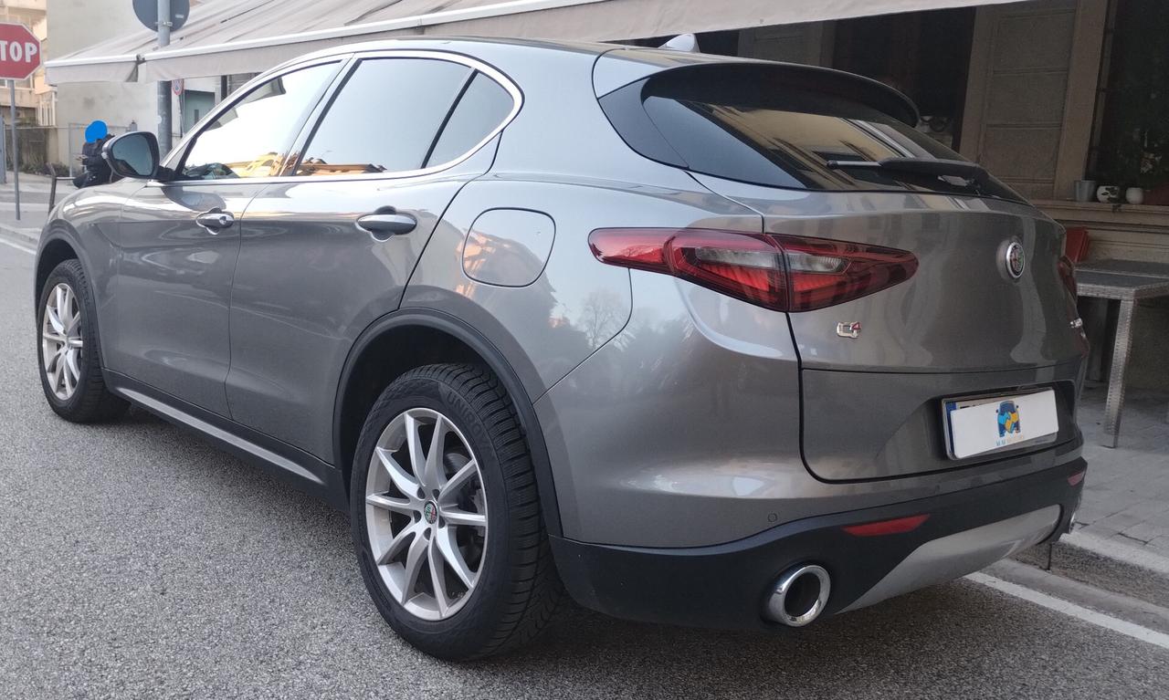Alfa Romeo Stelvio 2.2 Turbodiesel 210 CV AT8 Q4 Executive