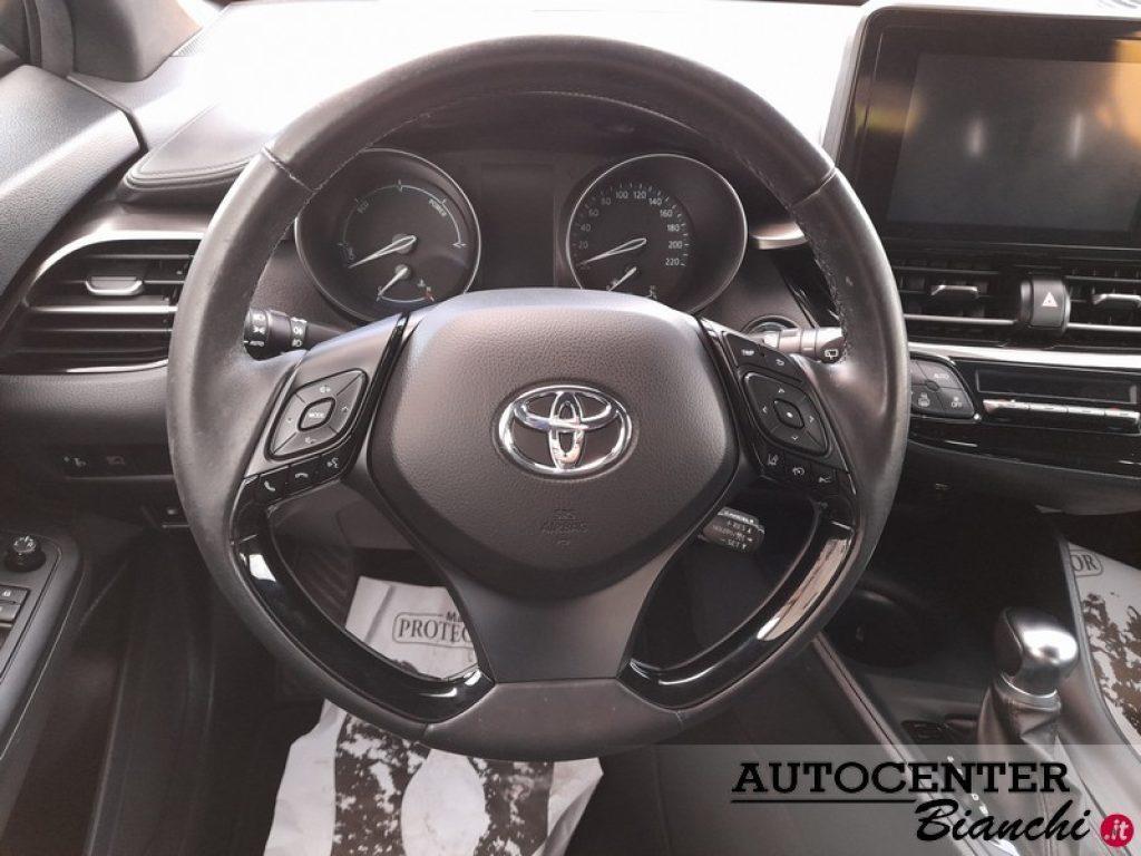 TOYOTA C-HR 1.8 Hybrid E-CVT Active