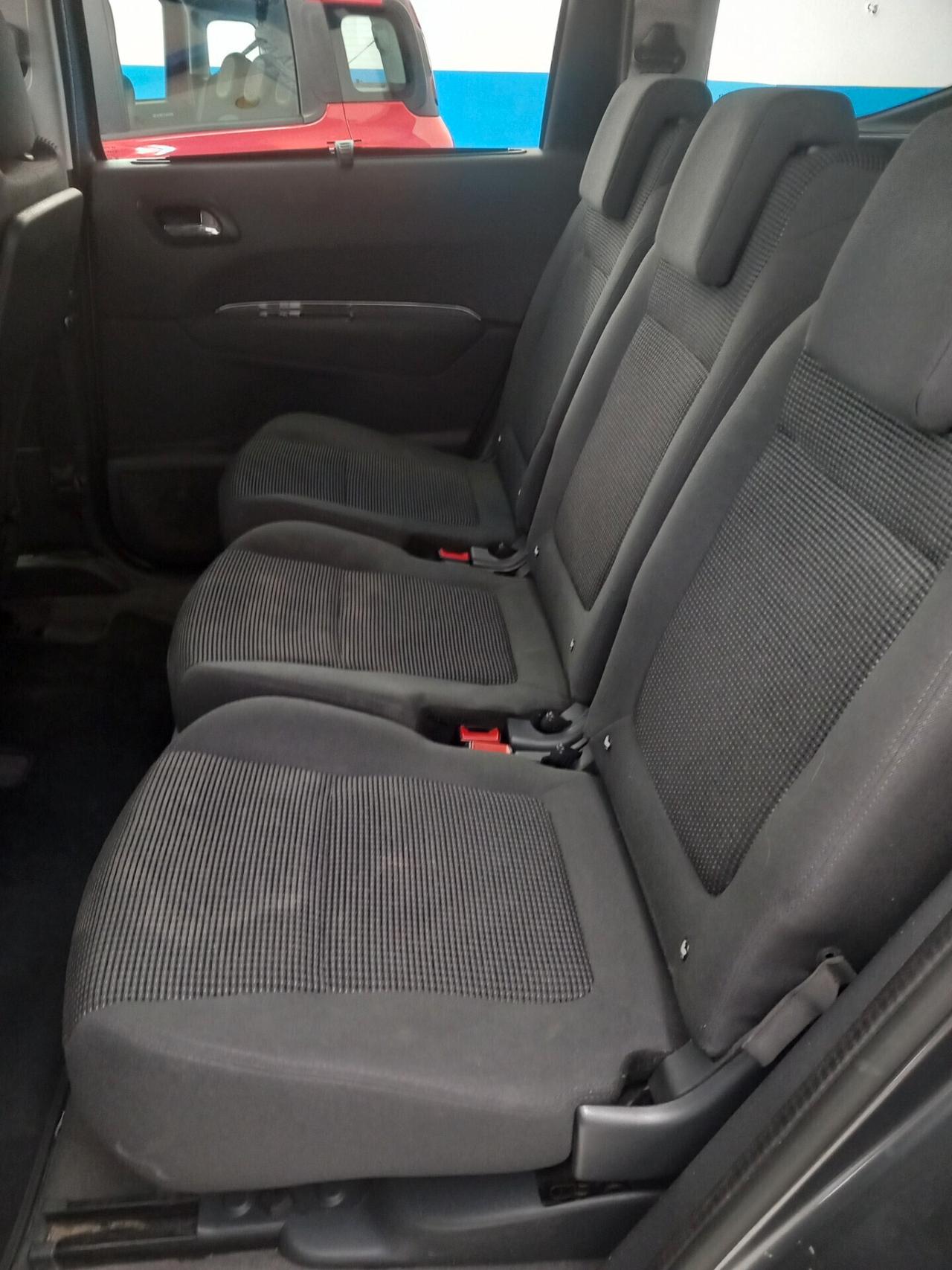 Peugeot 5008 1.6 diesel automatica 7 posti 152 mila km anno 2013