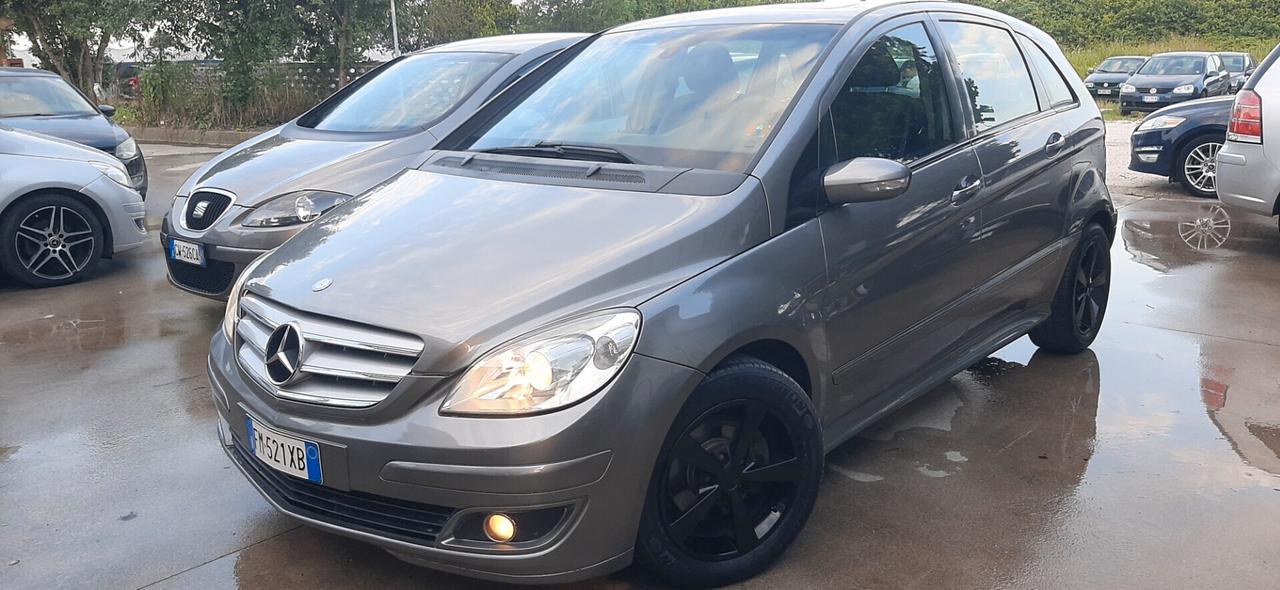 Mercedes classe B 200 tenuta buono stato