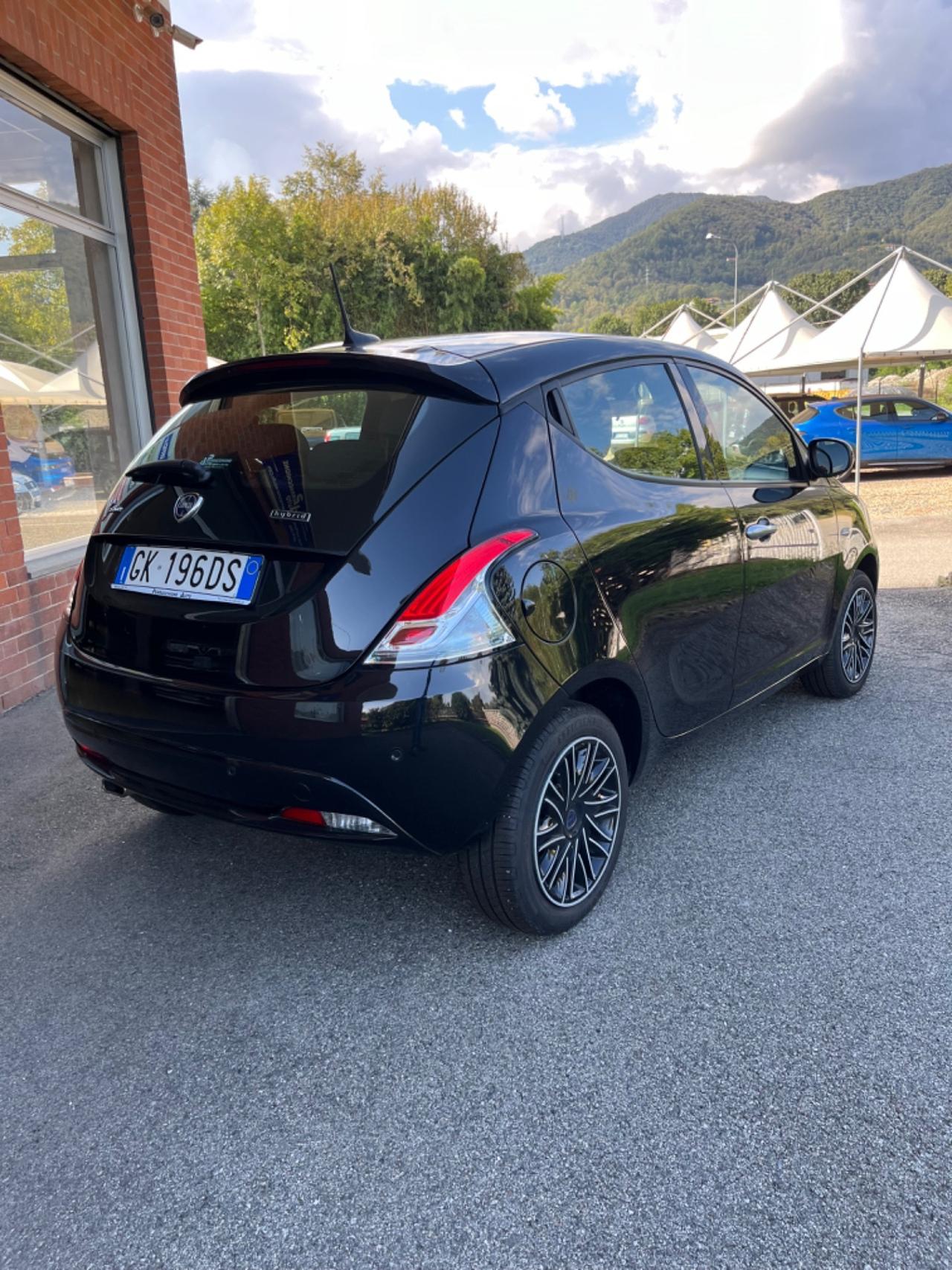 Lancia Ypsilon 1.0 5 porte S&S Hybrid Gold Plus