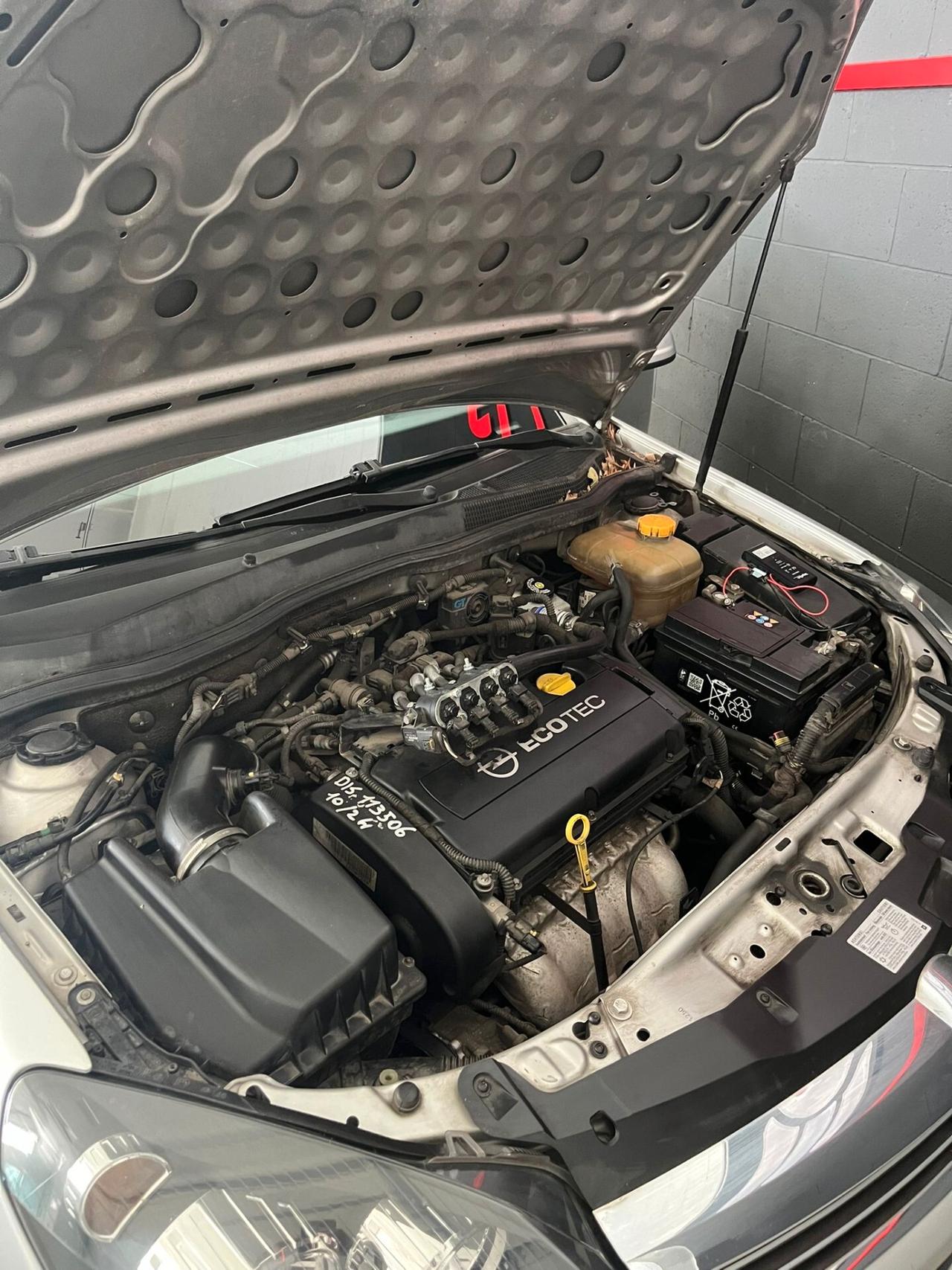 Opel Astra 1.6 GPL TUTTI LAVORI APPENA ESEGUITI FATTURATI