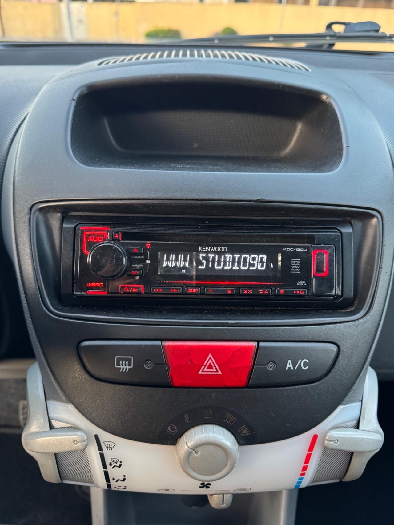 Toyota Aygo 1.0 BLOCK SISTEM