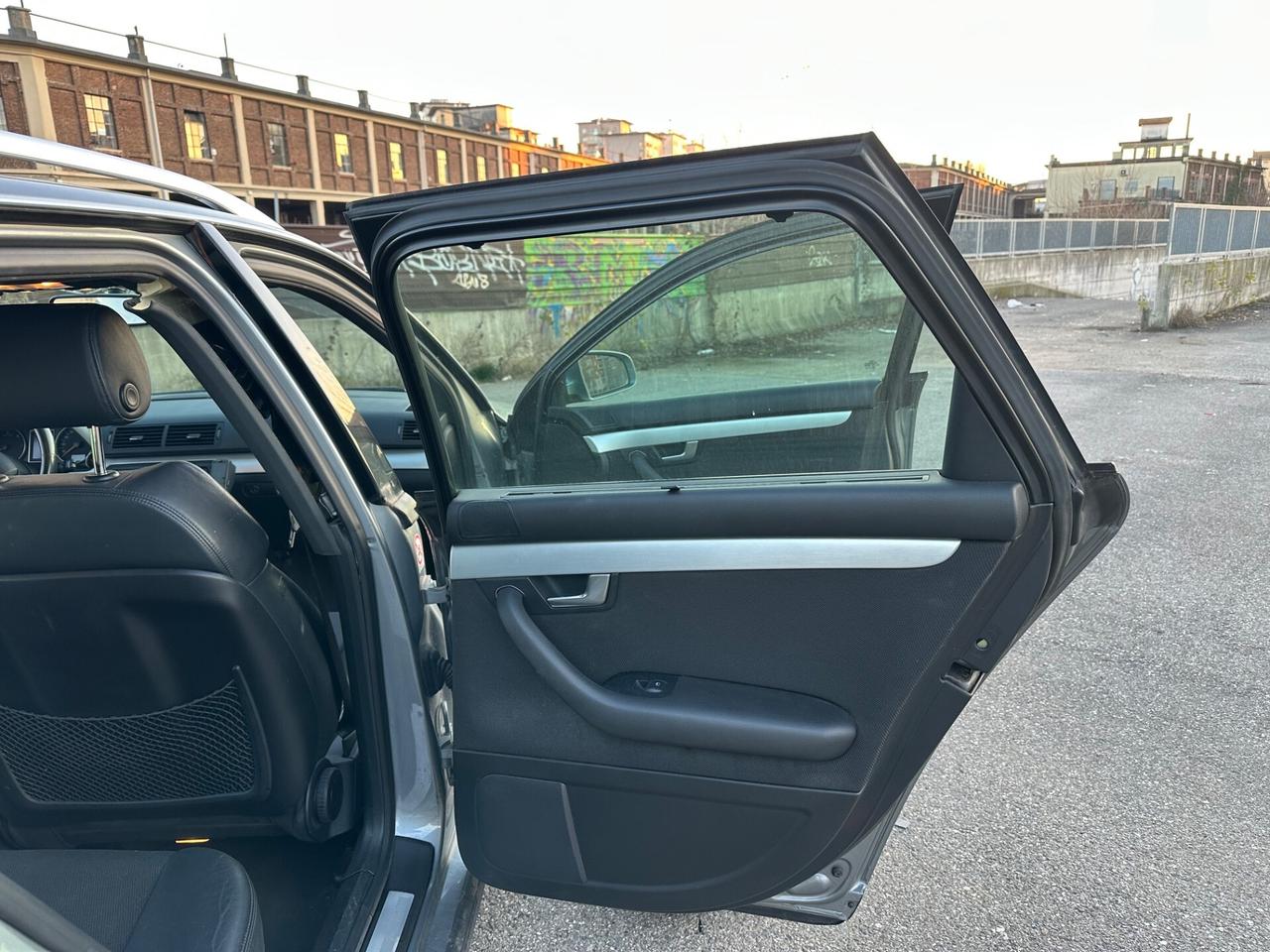 Audi A4 1.9 TDI s line sport 140 cv