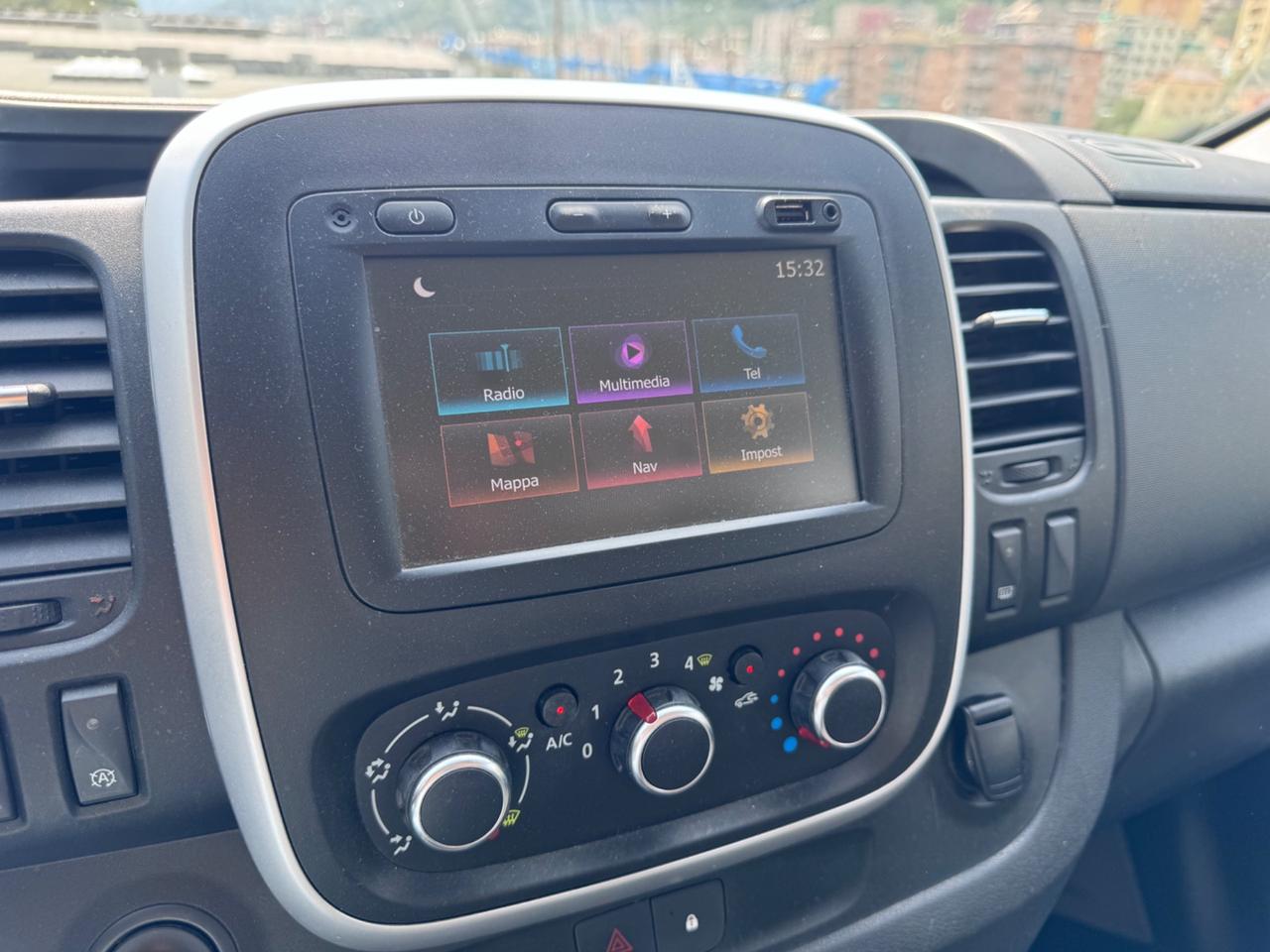 Renault Trafic T29 2.0 DCI EU6 PASSO LUNGO 9p +IVA