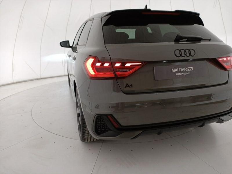 Audi A1 II 2019 Sportback Sportback 30 1.0 tfsi Identity Black 116cv s-tronic