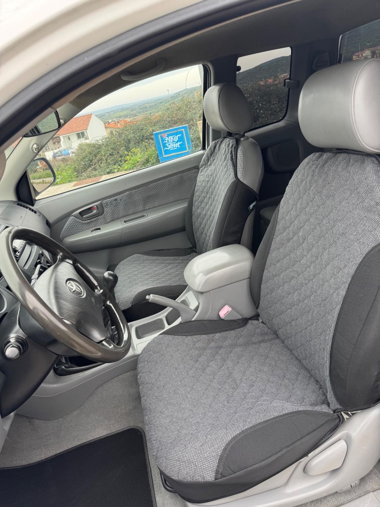 Toyota Hilux 2.5 D-4D 4WD 2p. Extra Cab DLX