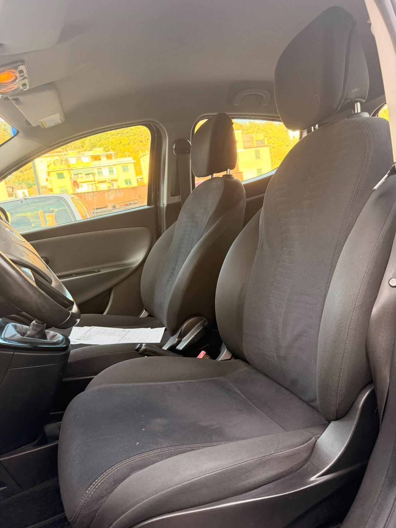 Lancia Ypsilon 1.2 69 CV 5 porte S&S Platinum