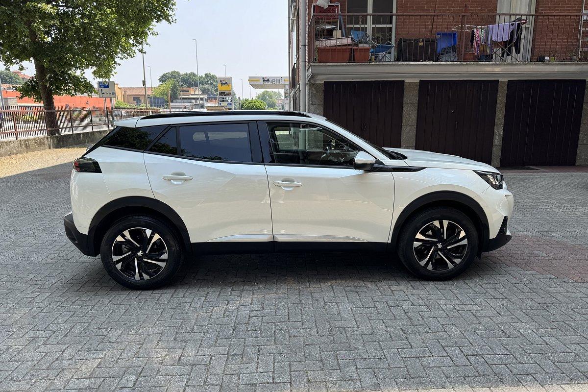 PEUGEOT 2008 BlueHDi 100 S&S Allure