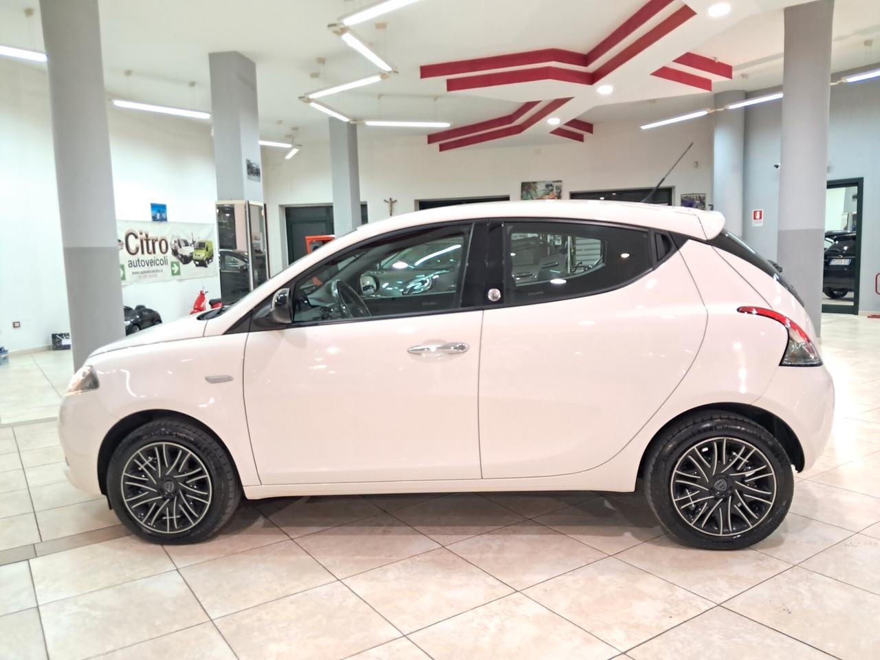 Lancia Ypsilon 1.2 69 CV 5 porte GPL Ecochic Gold