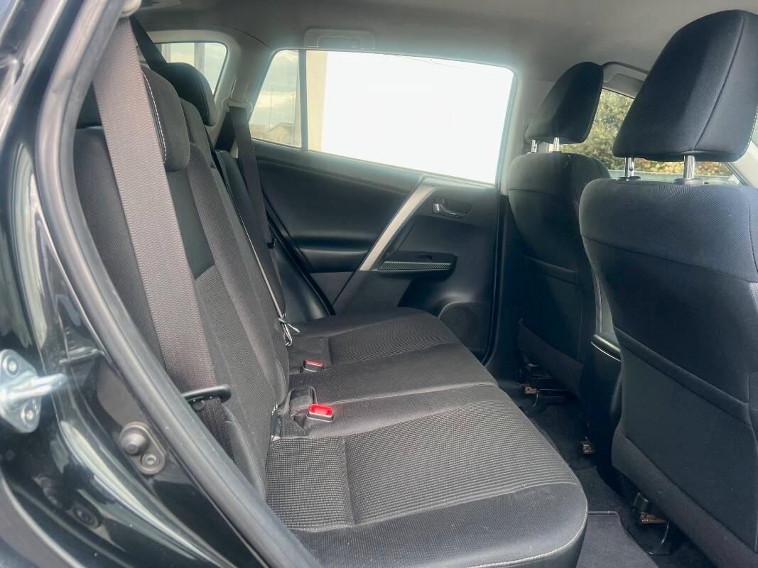 Toyota Rav4 2.0 d-4d Active 2wd 124cv mt