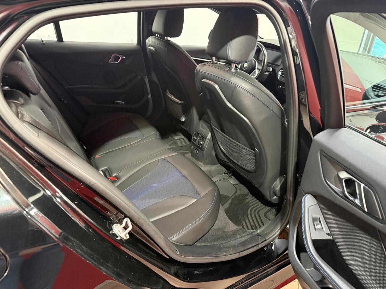 Bmw 118 118d 5p. Colorvision Edition