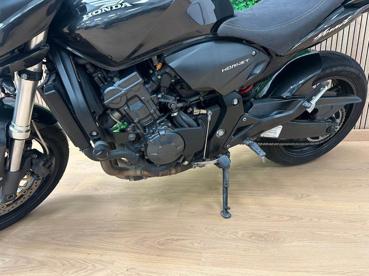 HONDA HORNET 600 SCARICO LEOVINCE DA 99€ AL MESE