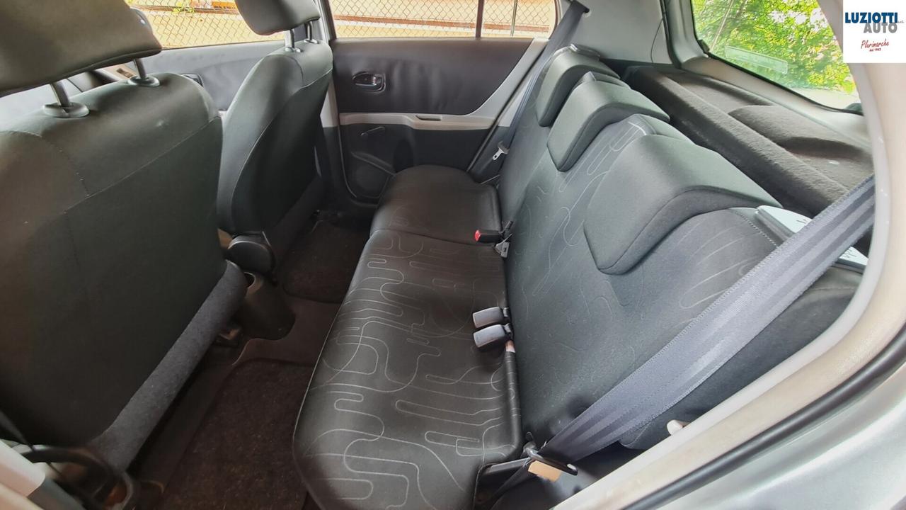 Toyota Yaris 1.0 5P. SOL