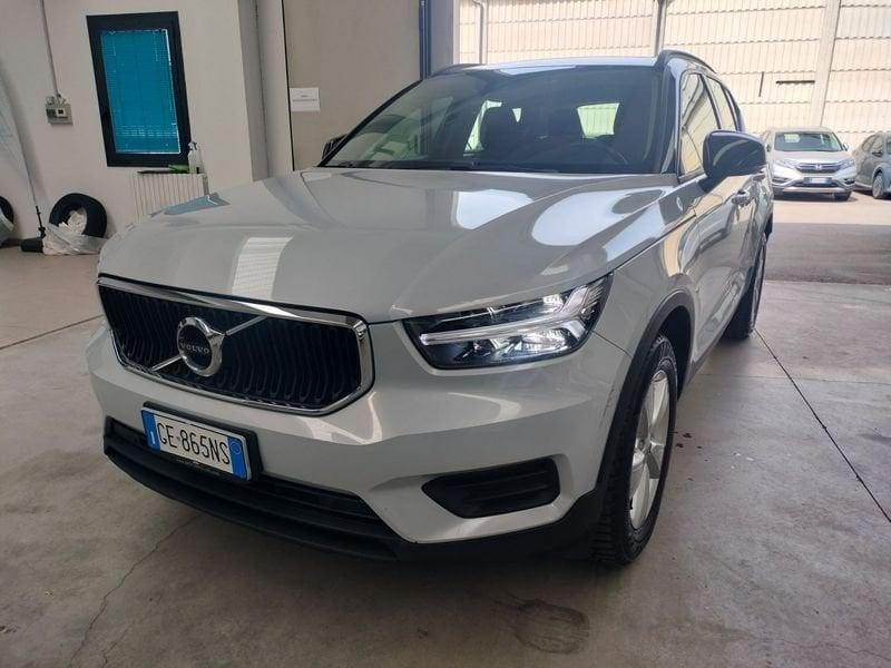 Volvo XC40 T2 Momentum Core