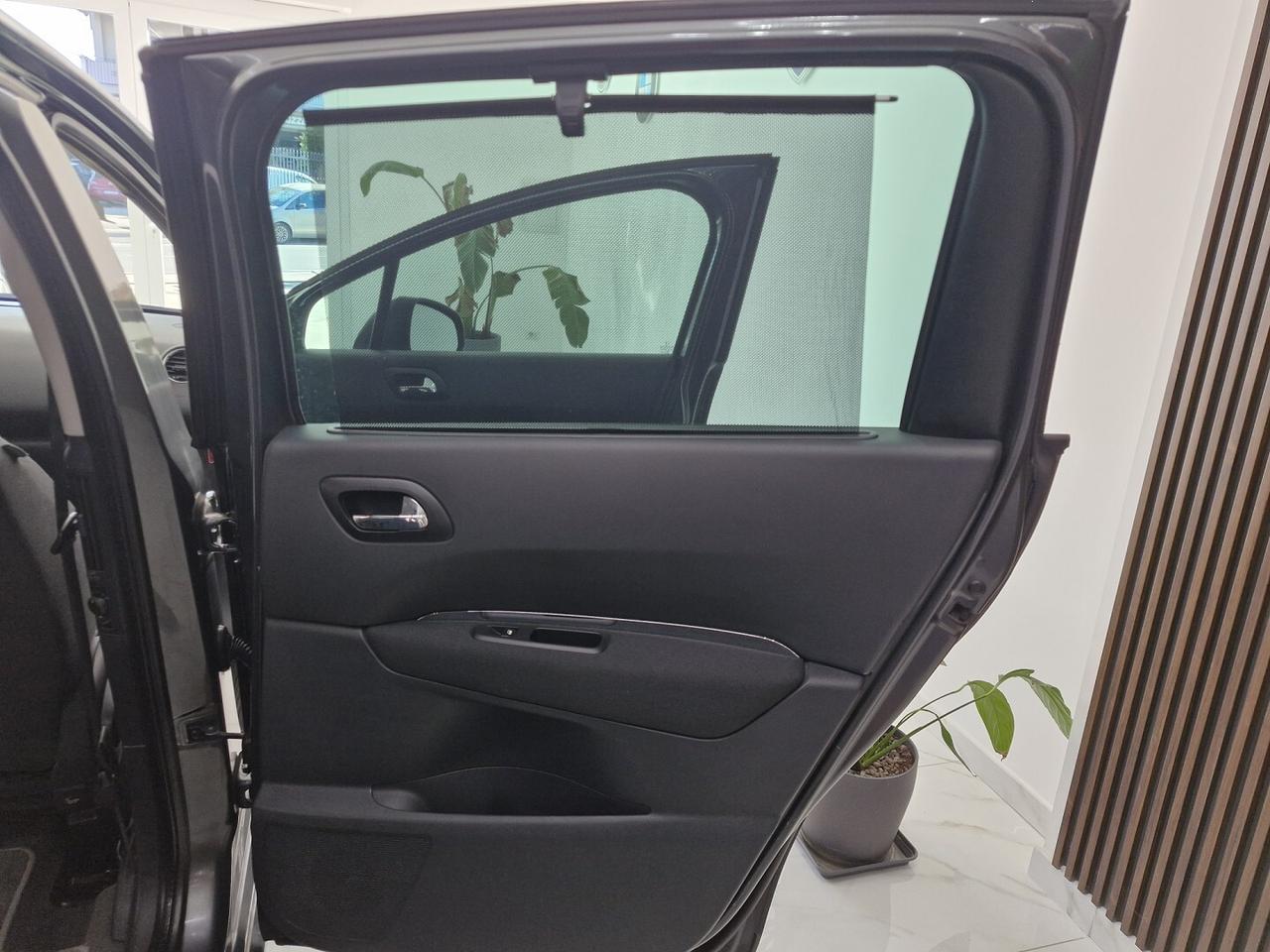 PEUGEOT 5008 2.0 DIESEL150CV 7 POSTI