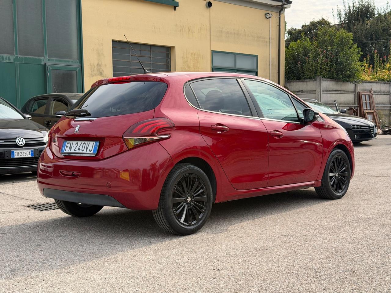 Peugeot 208 PureTech 82 5 porte Allure