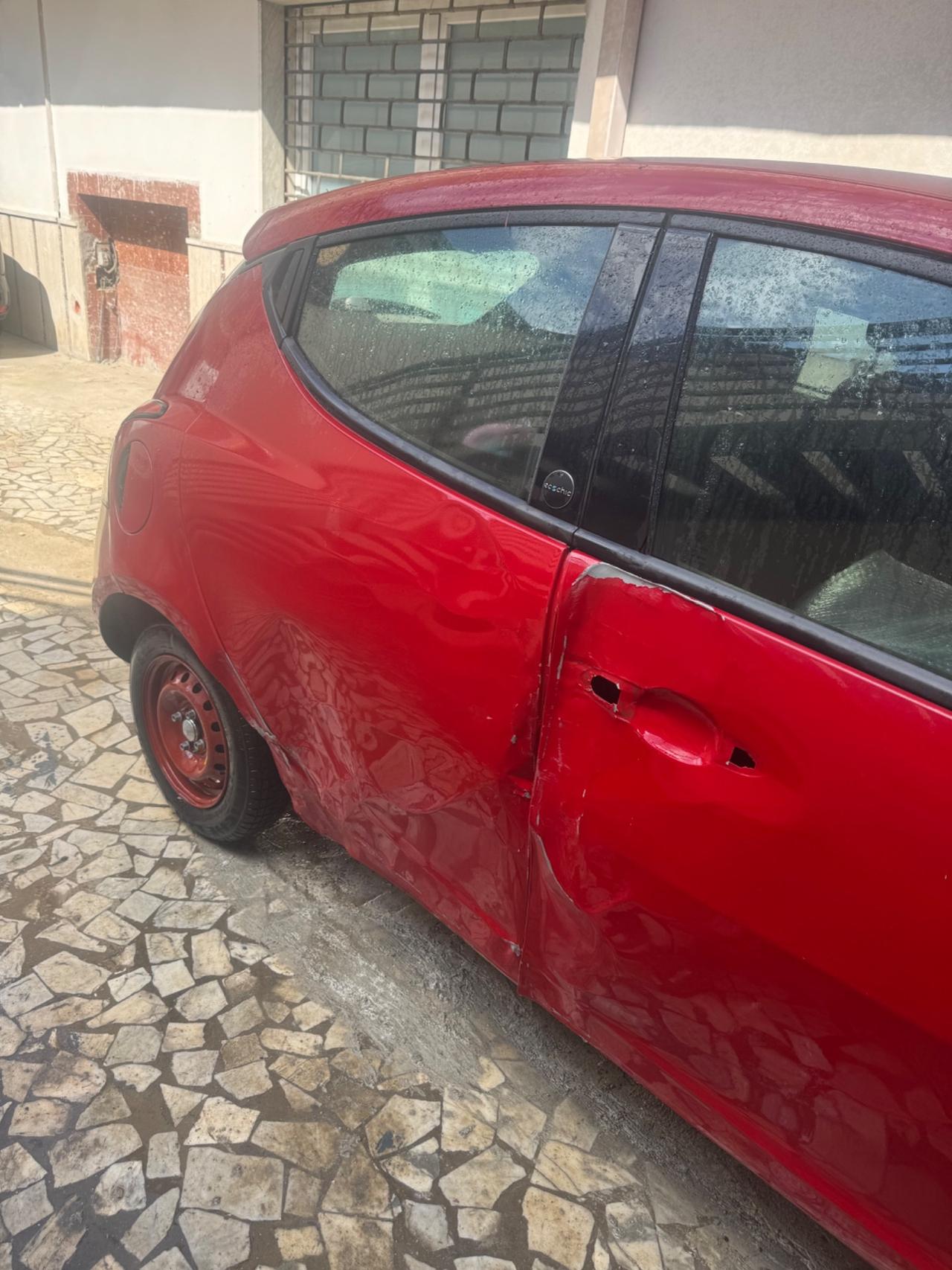 Lancia Ypsilon 1.0 FireFly 5 porte S&S Hybrid Ecochic Gold