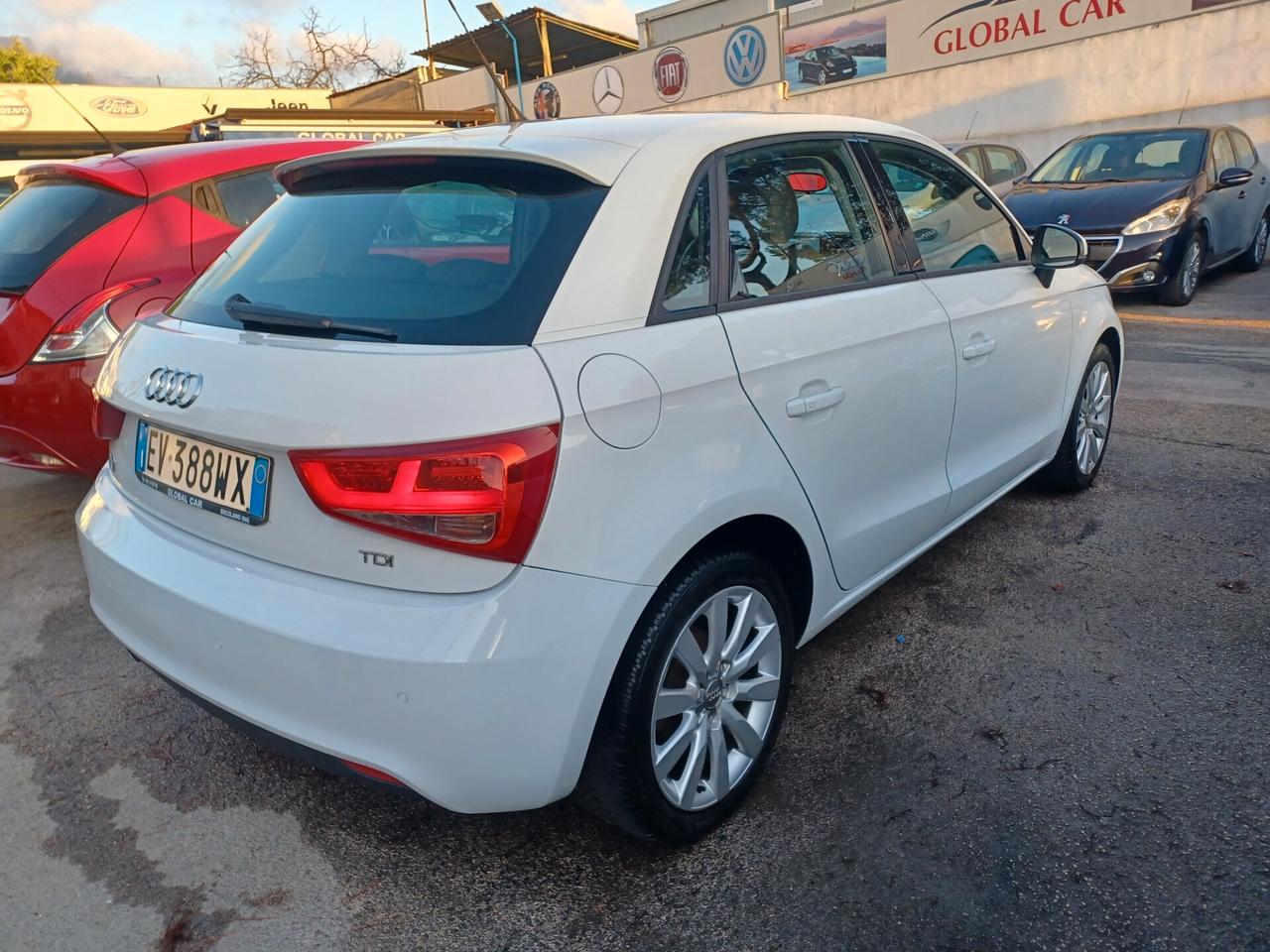 Audi A1 SPORTBACK 1.6 TDI S TRONIC LED BIXENO PDC