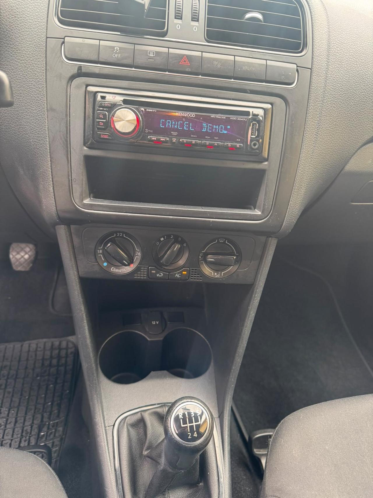 Volkswagen Polo 2010 1.2 Benz TRENDLINE 137.000 KM