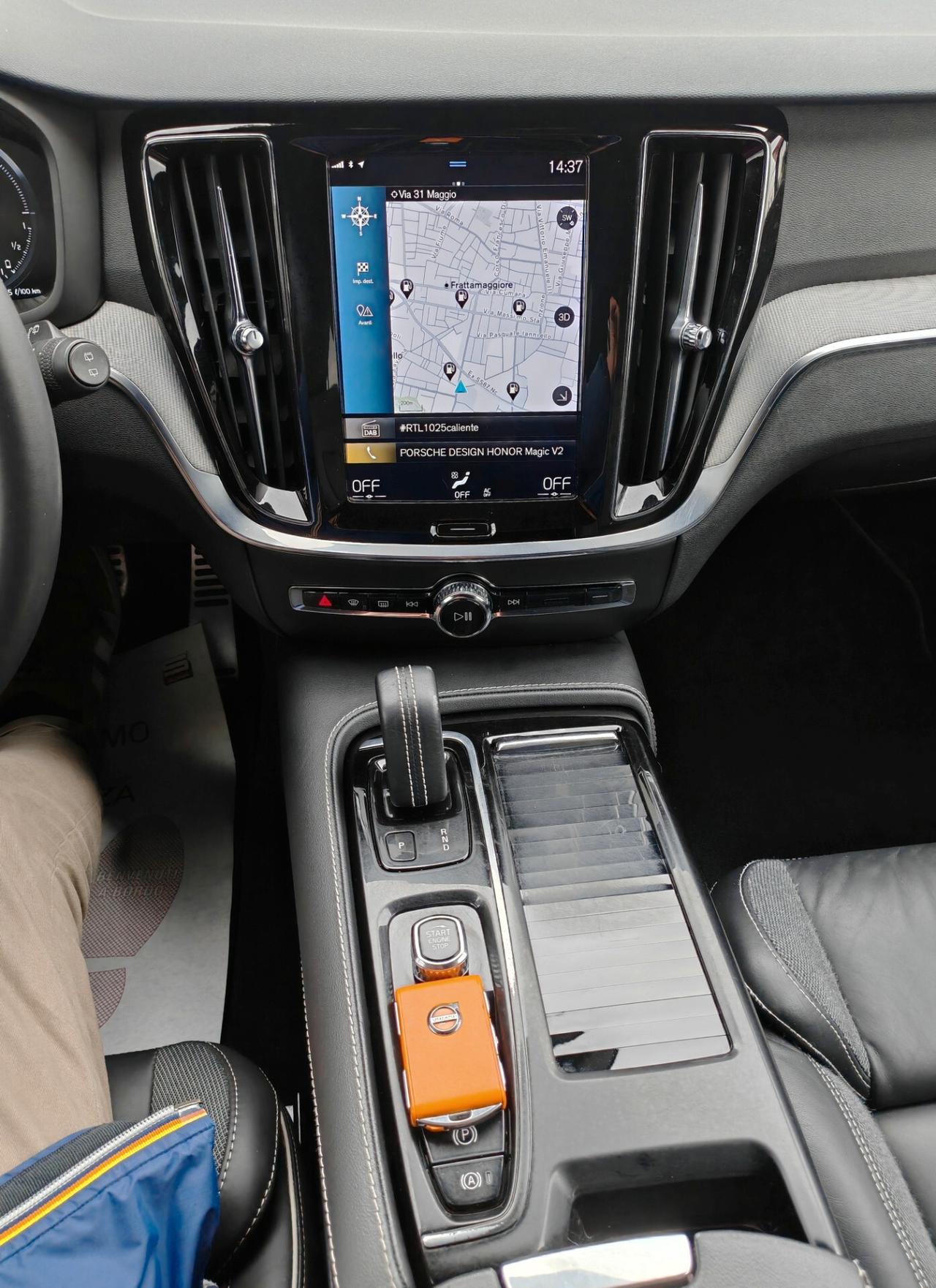 Volvo V60 T8 Recharge AWD Plug-in Hybrid R-design