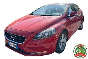 VOLVO V40 Momentum D2