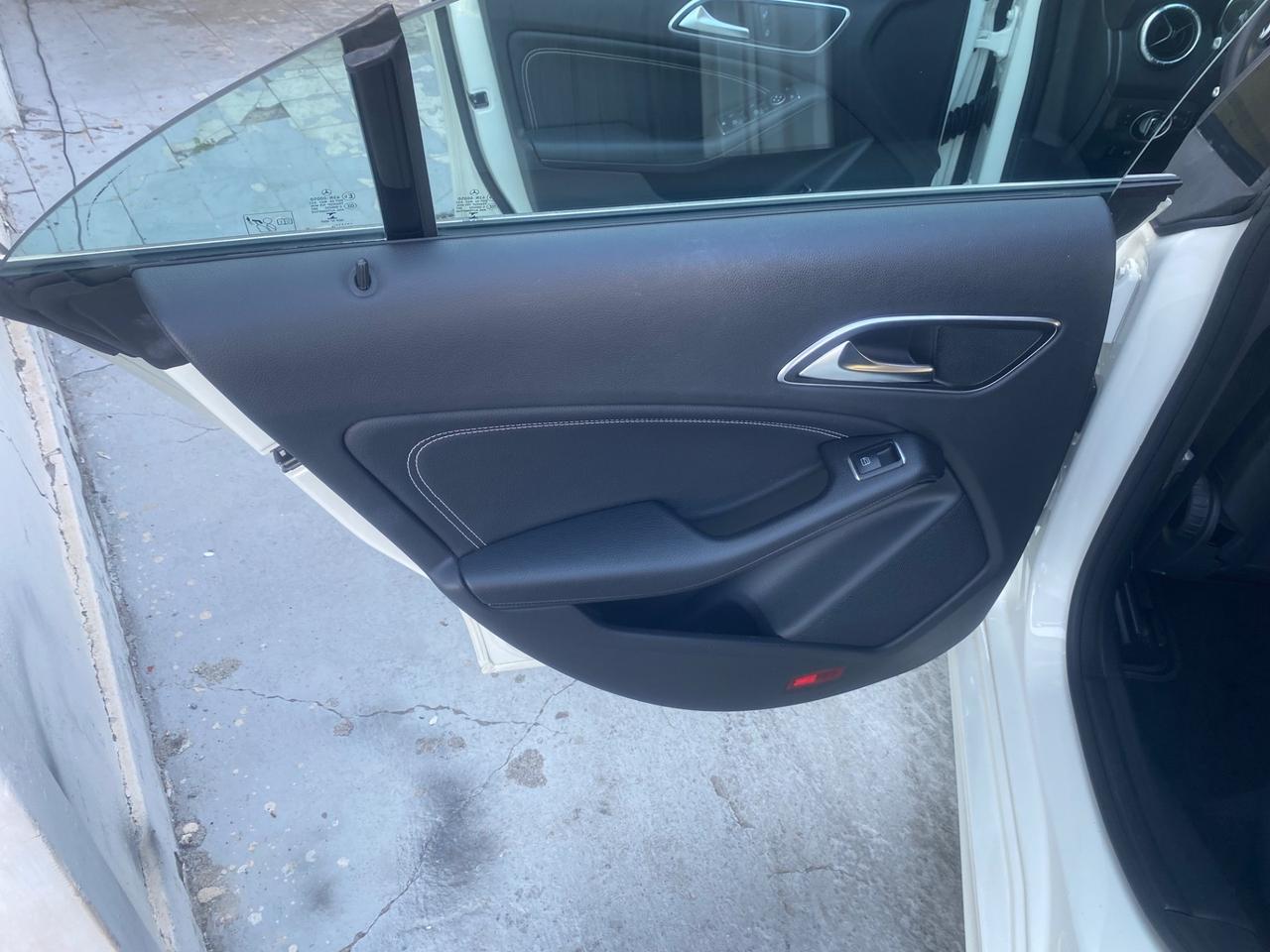 Mercedes-benz CLA 180 d Business