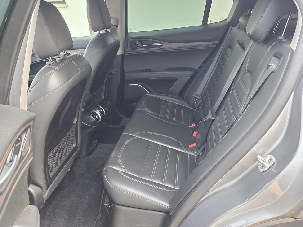 Alfa Romeo Stelvio 2.0 Turbo 280 CV AT8 Q4 First Edition