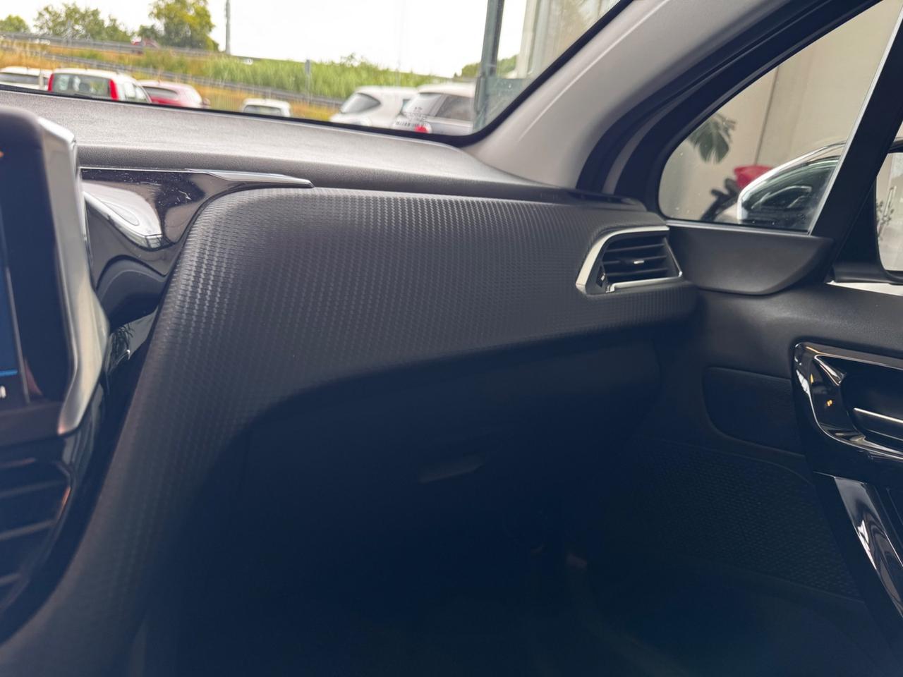 Peugeot 208 BlueHDi 100 S&S 5 porte Signature