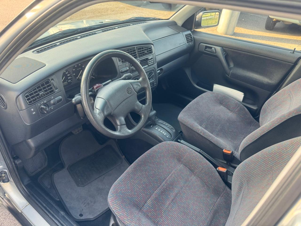 Volkswagen Golf 1.8/90 CV cat aut. 5 porte GL