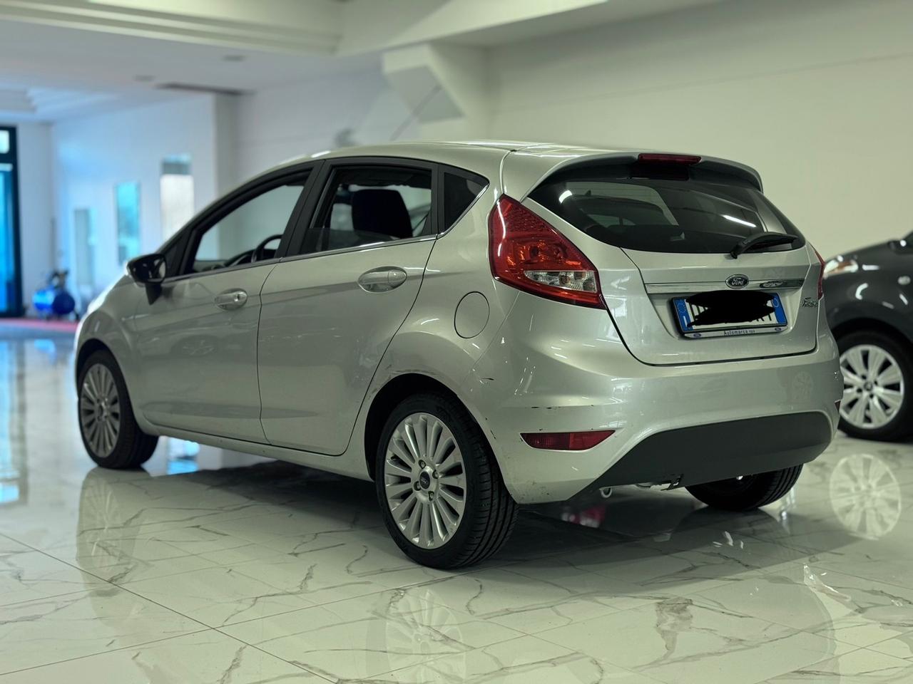 Ford Fiesta 1.2 82 CV 5 porte NEOPATENTATI