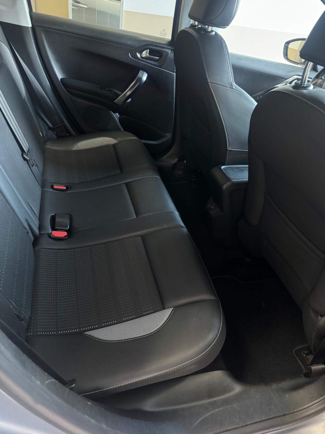 Peugeot 2008 BlueHDi 100 Allure