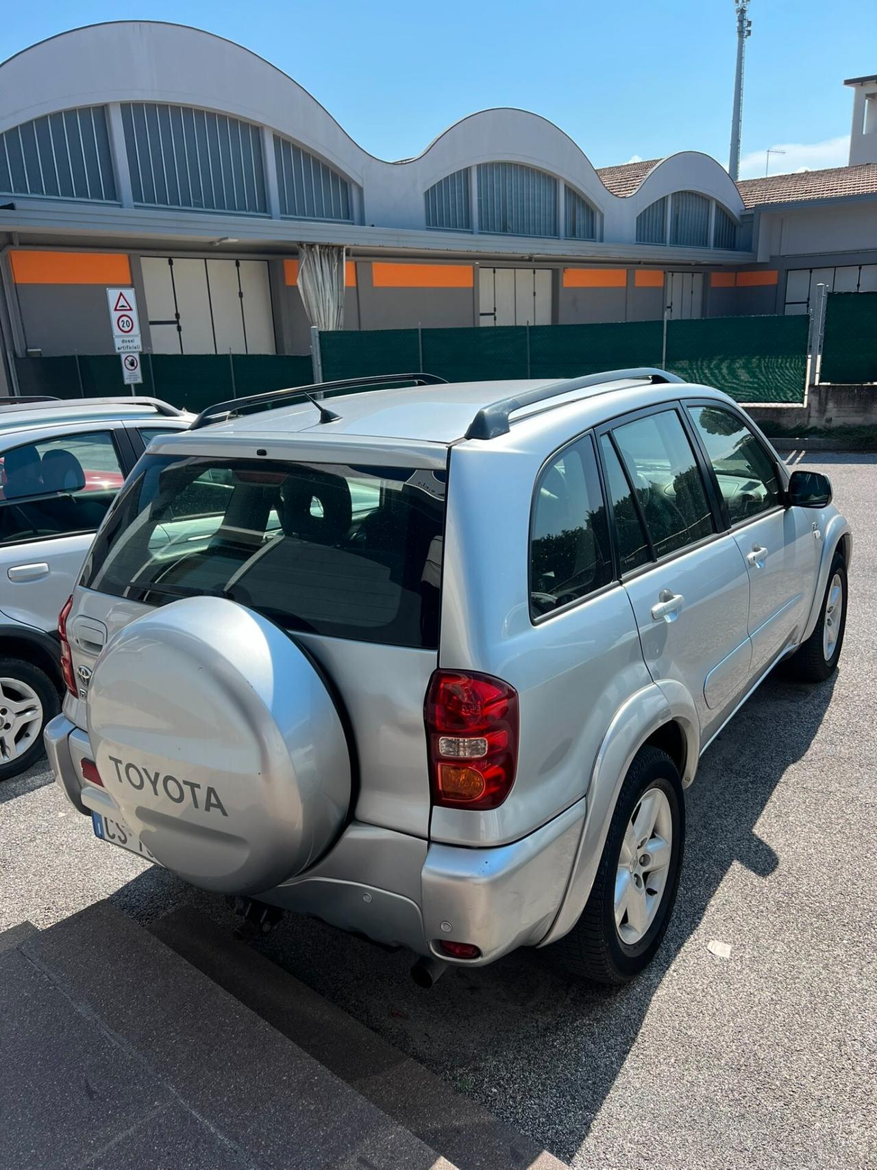 Toyota RAV 4 2.0 Tdi D-4D cat 5 porte Sol