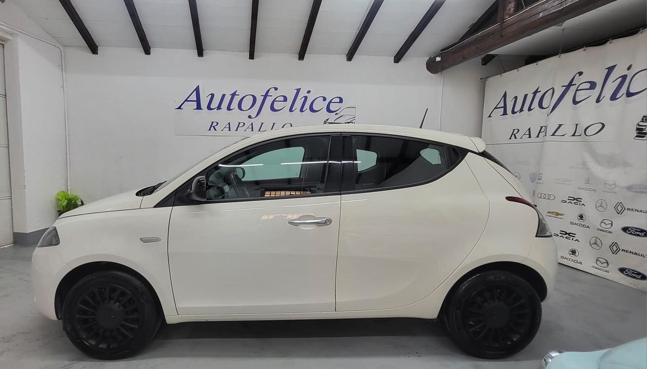 Lancia Ypsilon 1.0 FireFly 5 porte S&S Hybrid Ecochic A. Ferretti