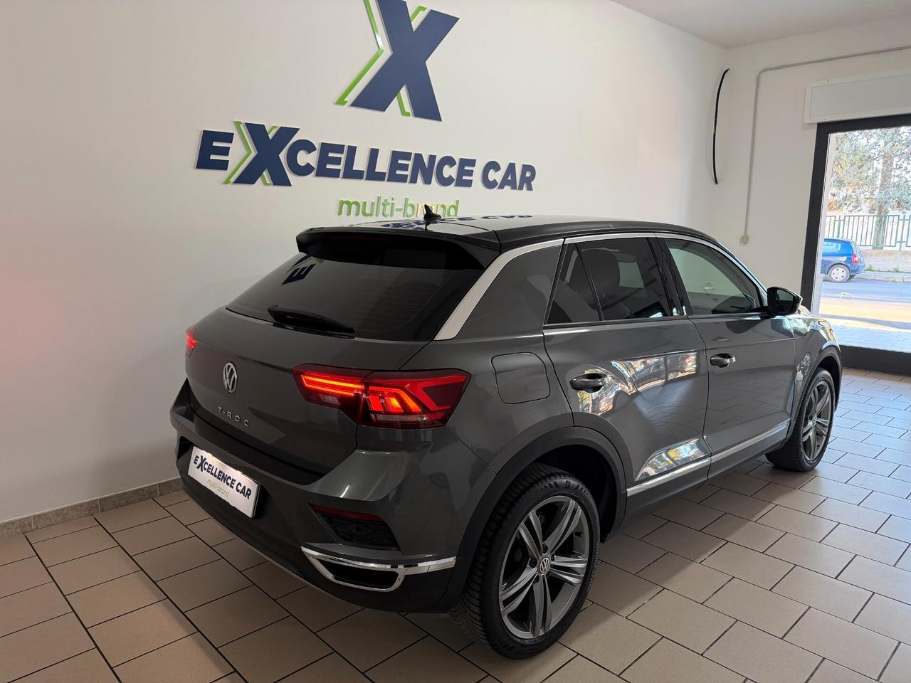 Volkswagen T-Roc 1.6 TDI 116CV SCR R-LINE 17" LED/CAMERA/NAVI